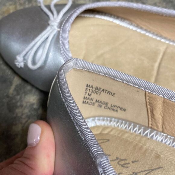 Mari A. Silver Beatriz Ballerina Flats Size 7 - Picture 9 of 9